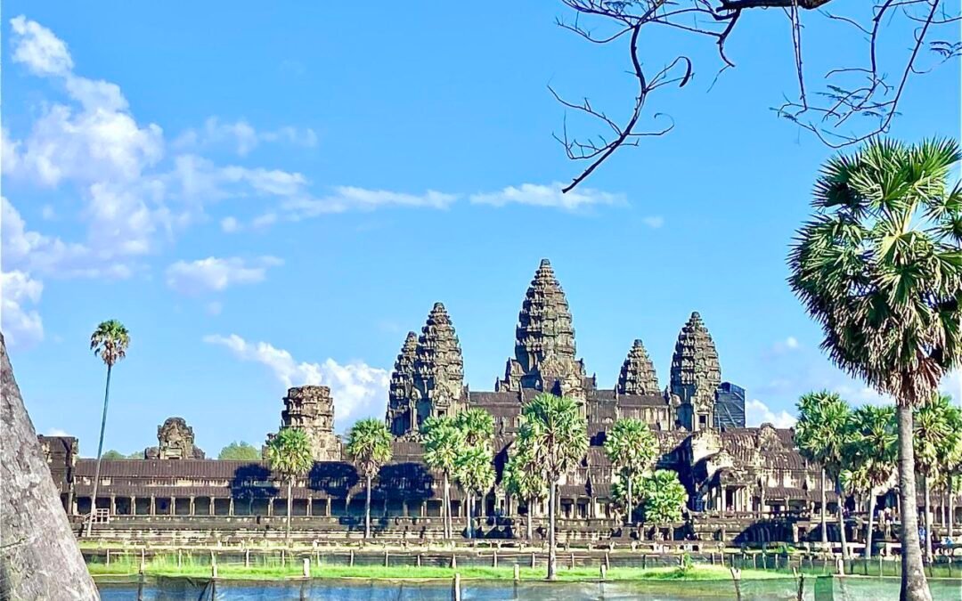 Angkor Wat Sunset with Beng Mealea And Rolous Group